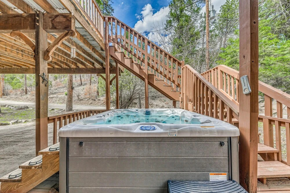 Ruidoso Mountain Home w/ 3 Decks & Grill!