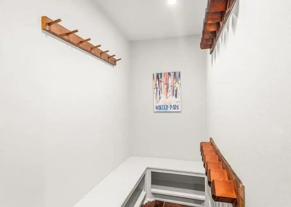 2 Bedroom Premier Vacation Rental in Downtown Aspen - Steps From Gondola!