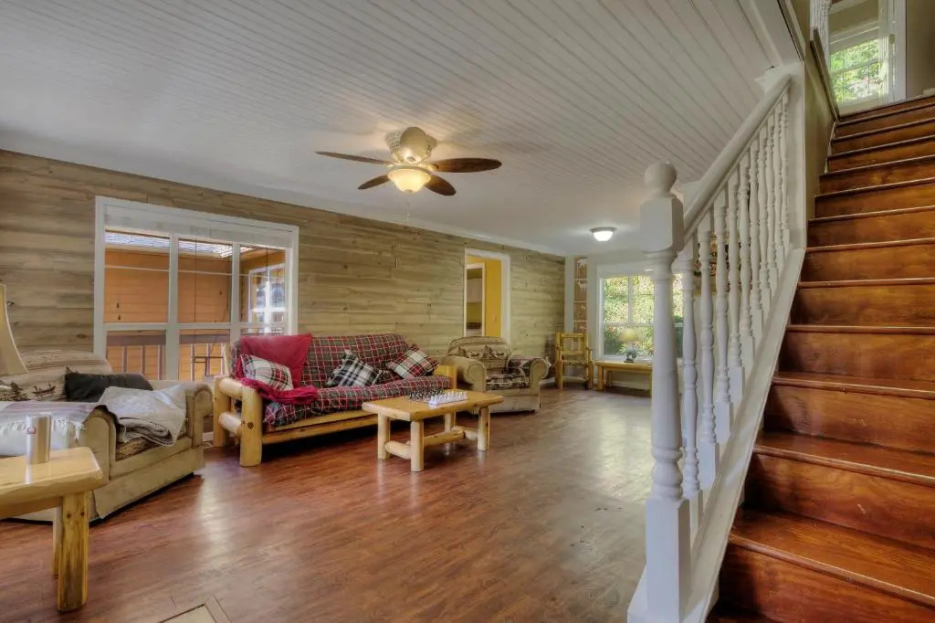 5Bedrooms*4KING BEDS*OUTSTANDING LOCATION*HotTub*