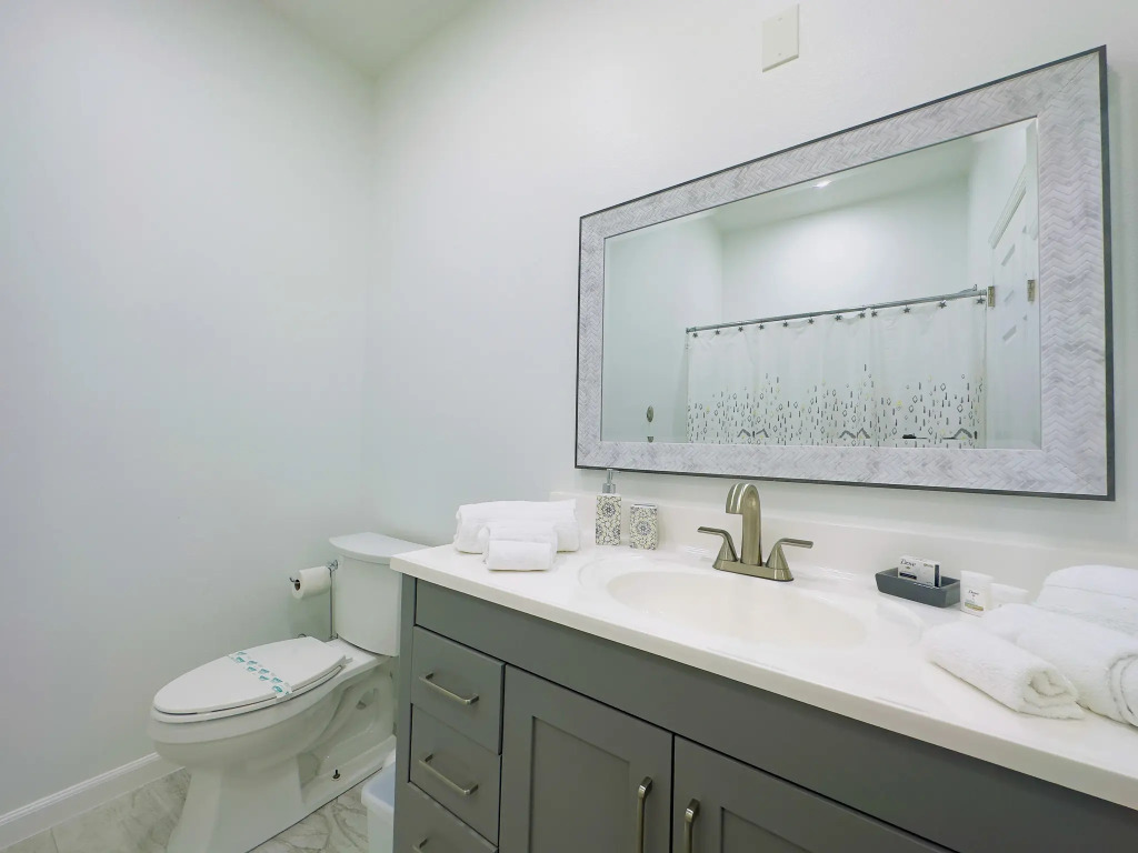 Luxury 4Bd Home Near Disney w/Pool (1653 PR), Davenport, US