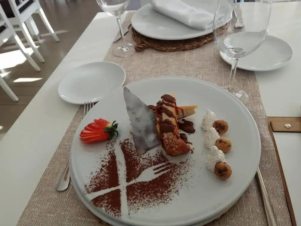 Hotel Alboran