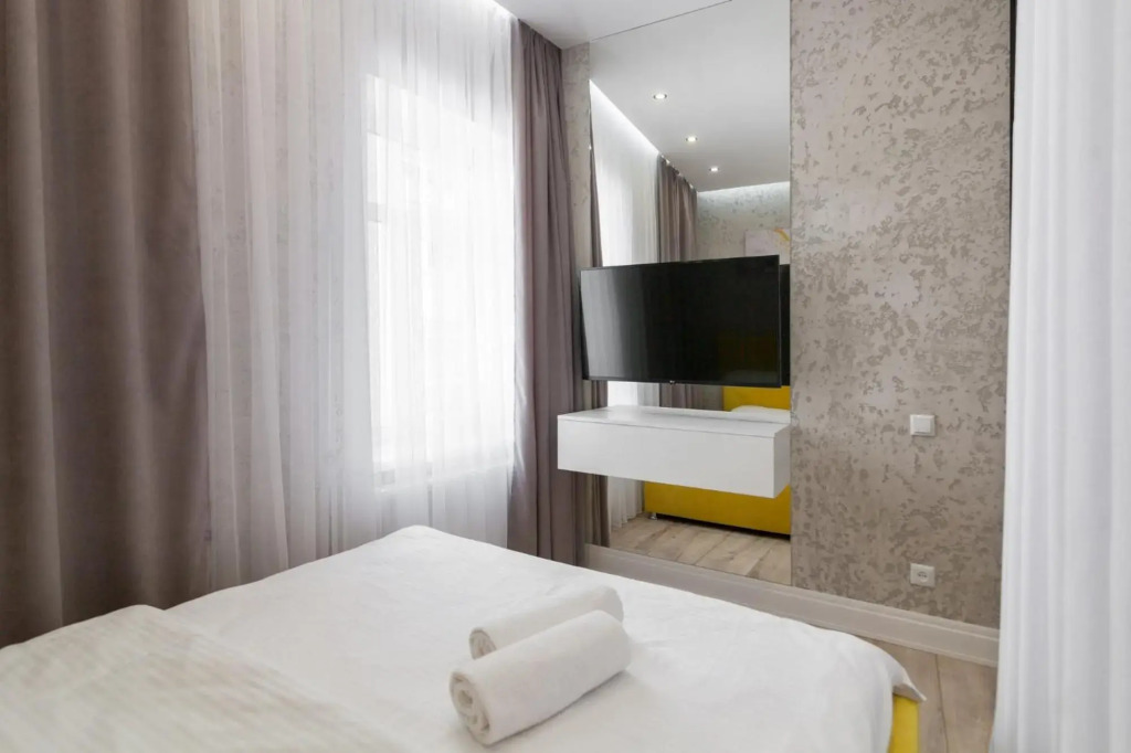 Royal VIP Apartment on Pidmurna 24