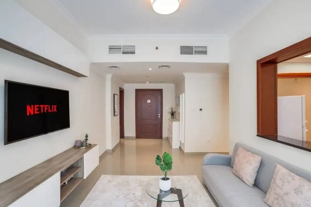 Spacious & Bright Apt In Marina, Sleep 6!