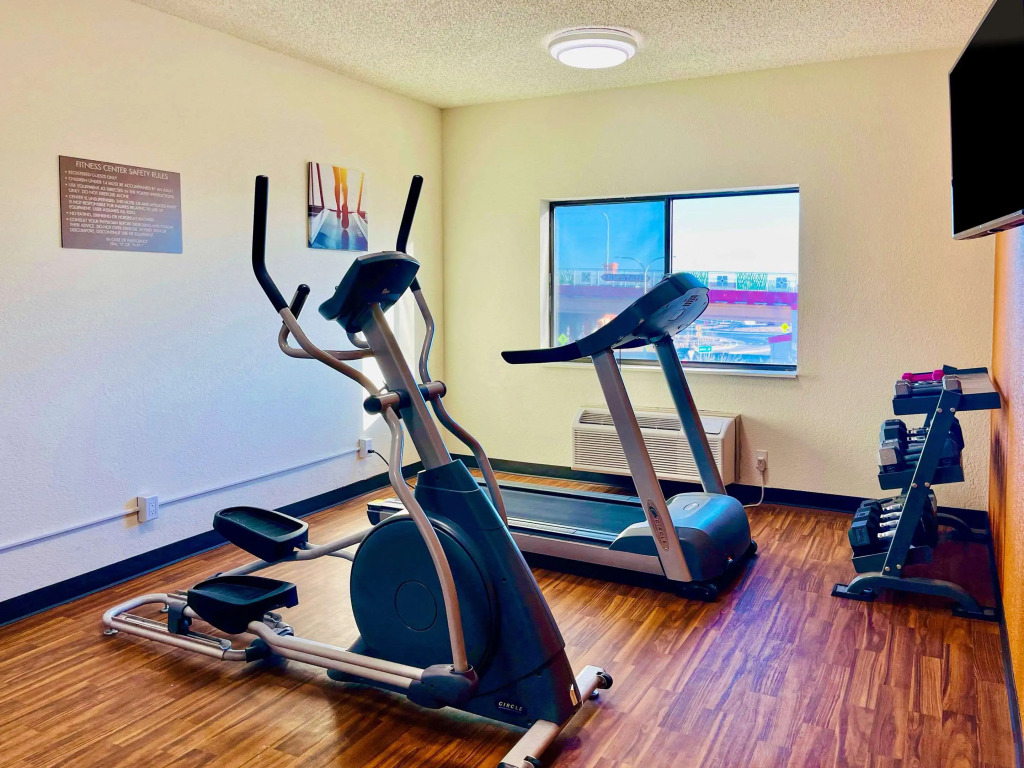 Comfort Suites University
