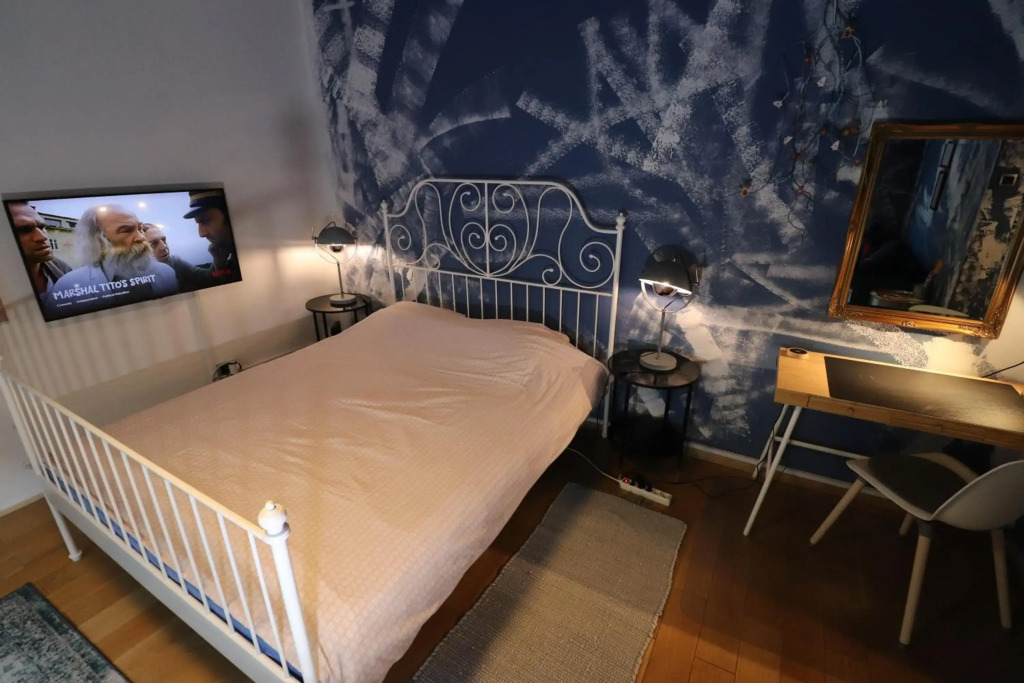 Ava apartment,speed Wi Fi,Netflix,between bus and train station