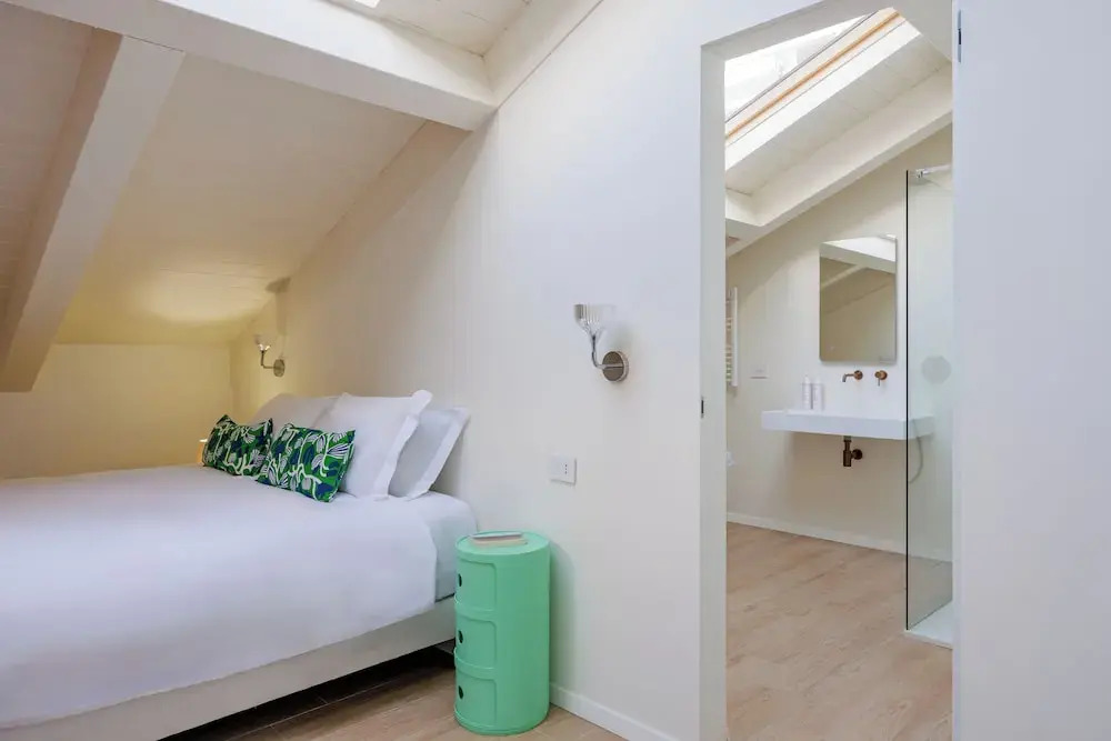 Napoli White Apartment by Wonderful Italy