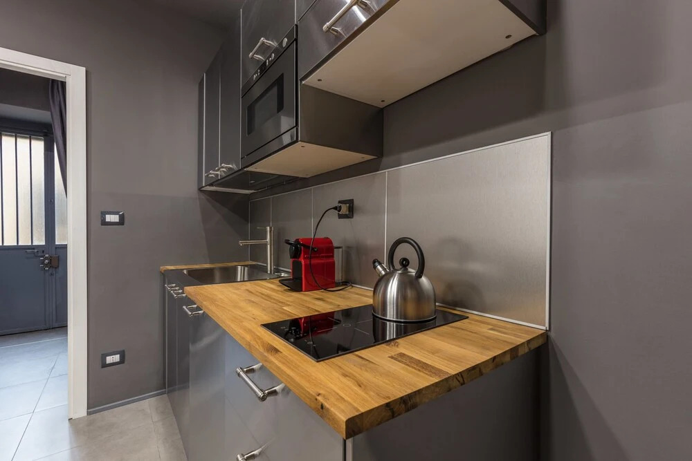 Into Apartments - Studio Somis