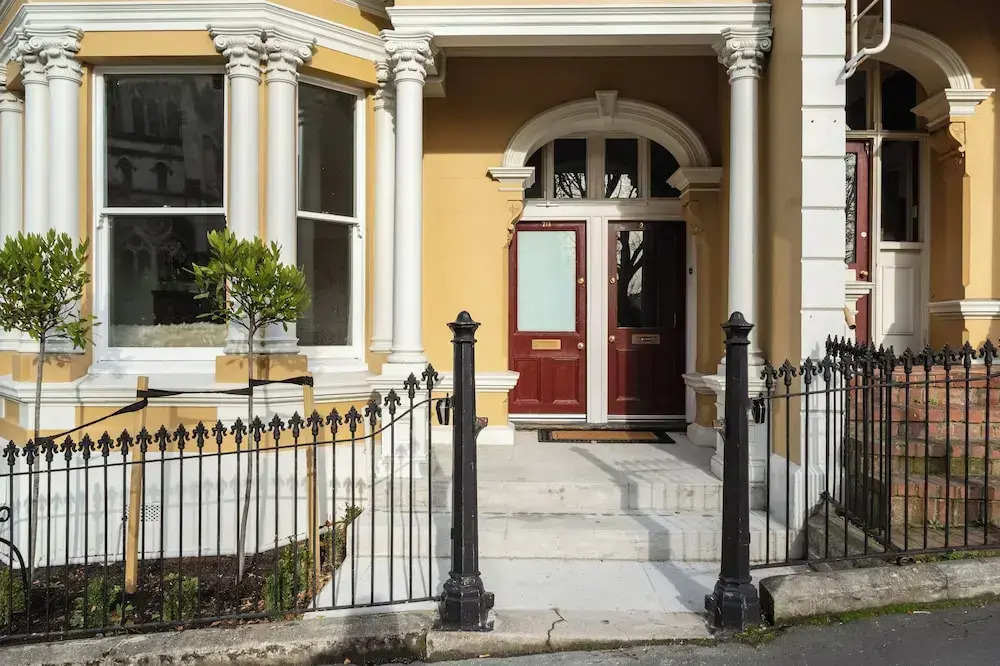 Inner City Executive Living on Stuart Street