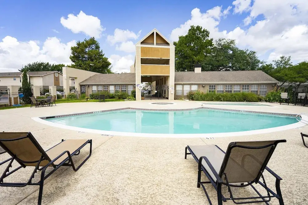 OYO Apartments at Eden Pointe
