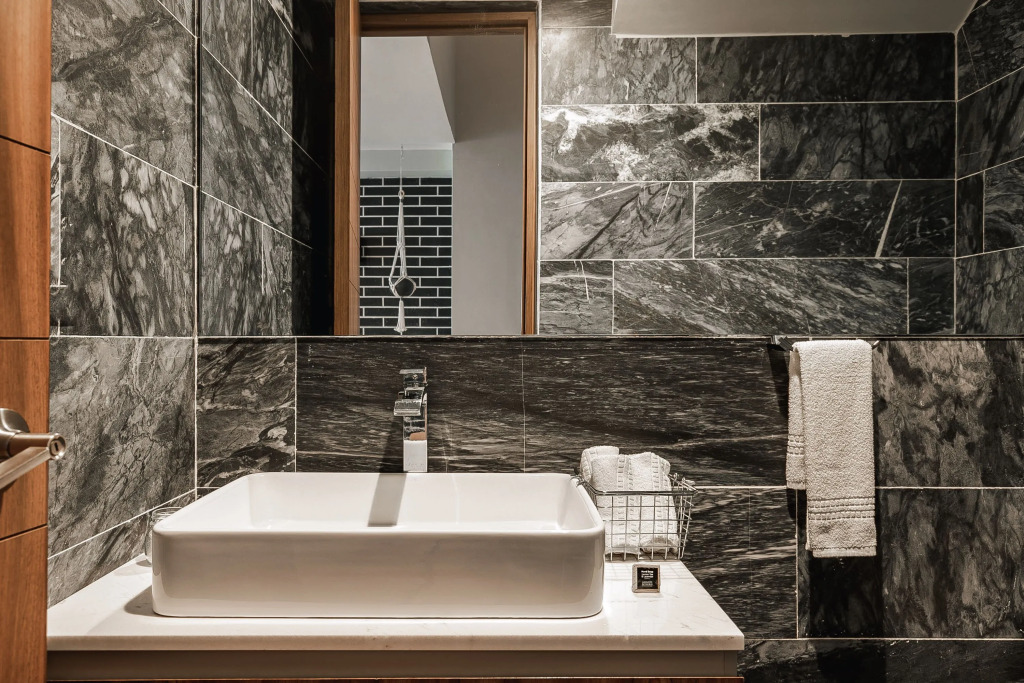 Casai Discover La Roma From a Contemporary Gem