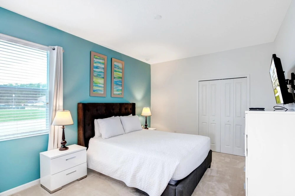 5BR Luxury Family Home w BBQ Pool and Theater