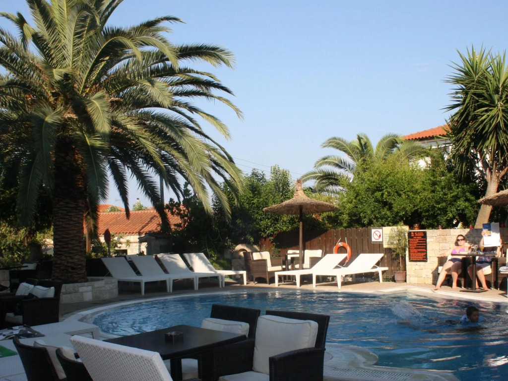 Stamos Hotel