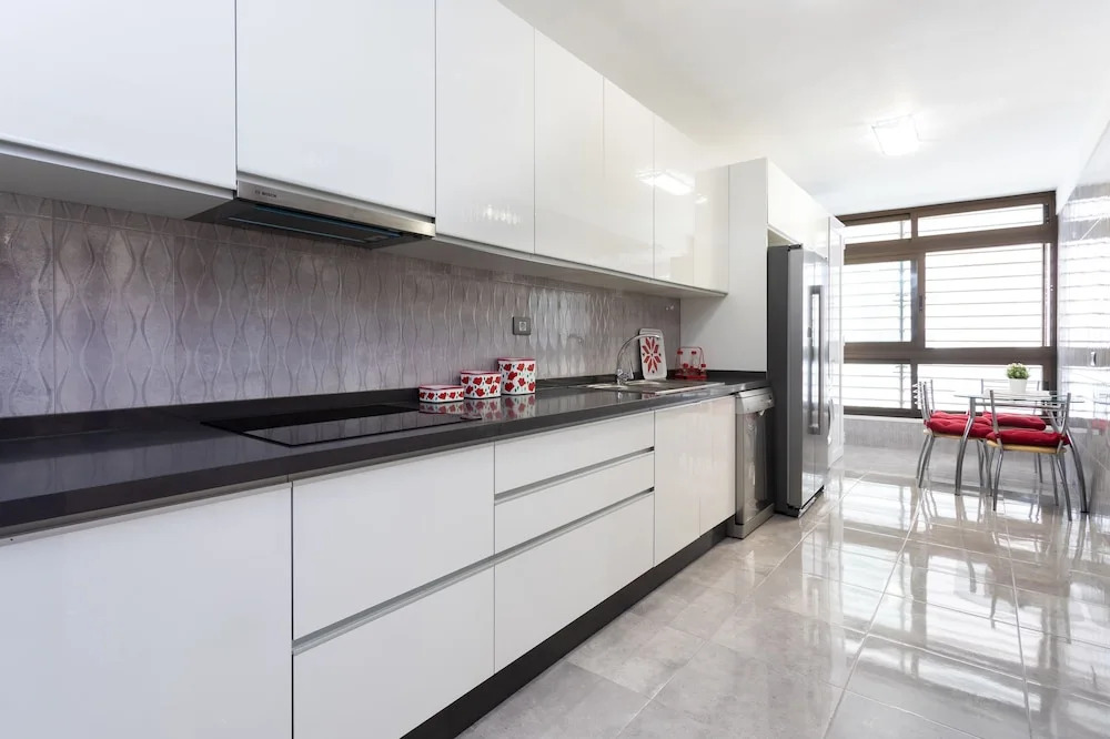HomeLike Spacious Classic Design