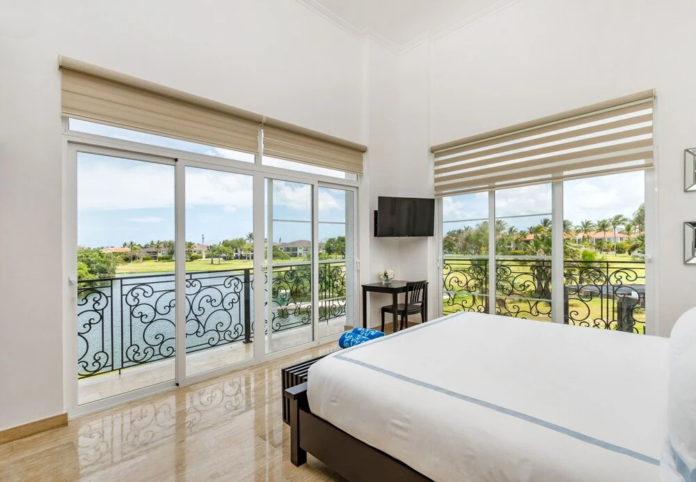 Amazing Private Villa with Chef & Maids