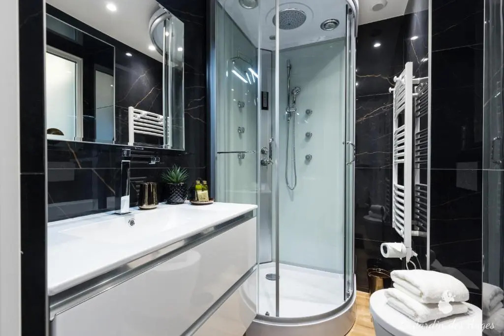 Luxury 3 Bdr Garden & Parking - Angels' Garden
