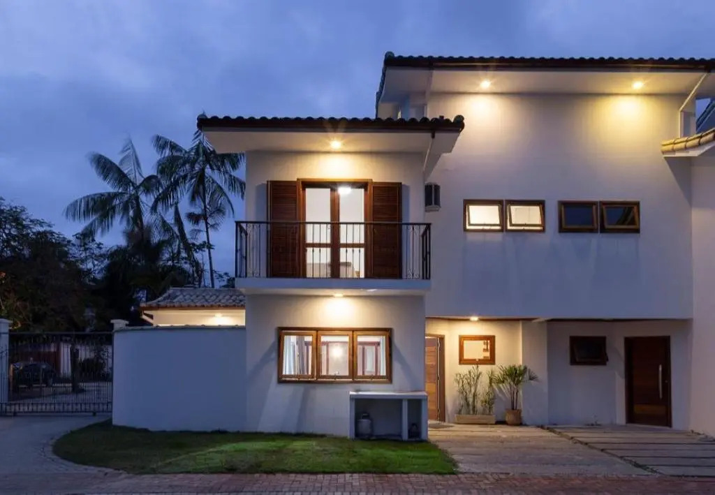 Casa Andorinha com 3 quartos com ar e piscina