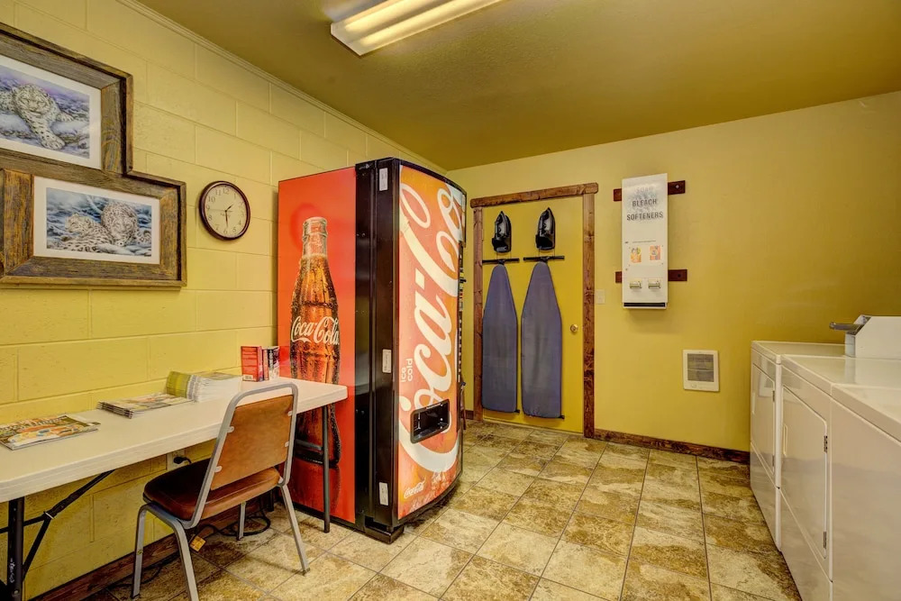 Holiday Motel and RV Park