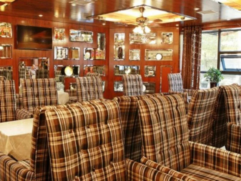 Yi Jia Ming Ren Hotel
