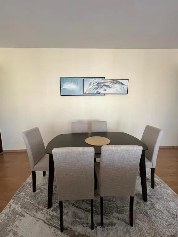 Lovely minimalist 2 bedroom serviced apartment