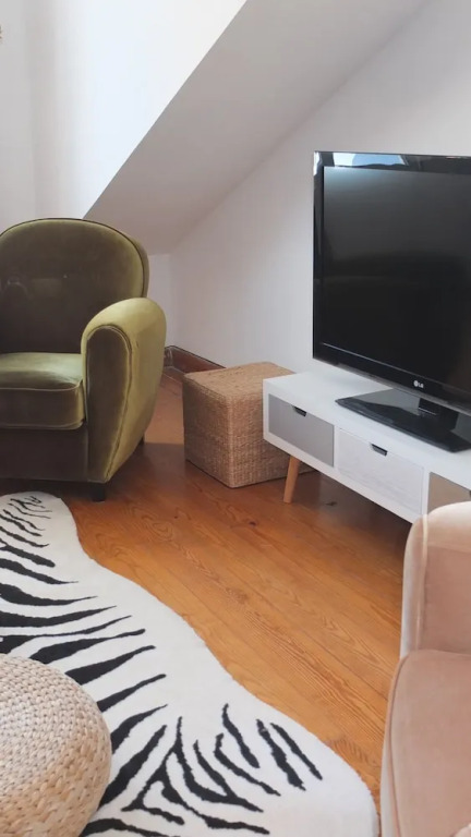 Quiet and Sunny central Lisbon apartment