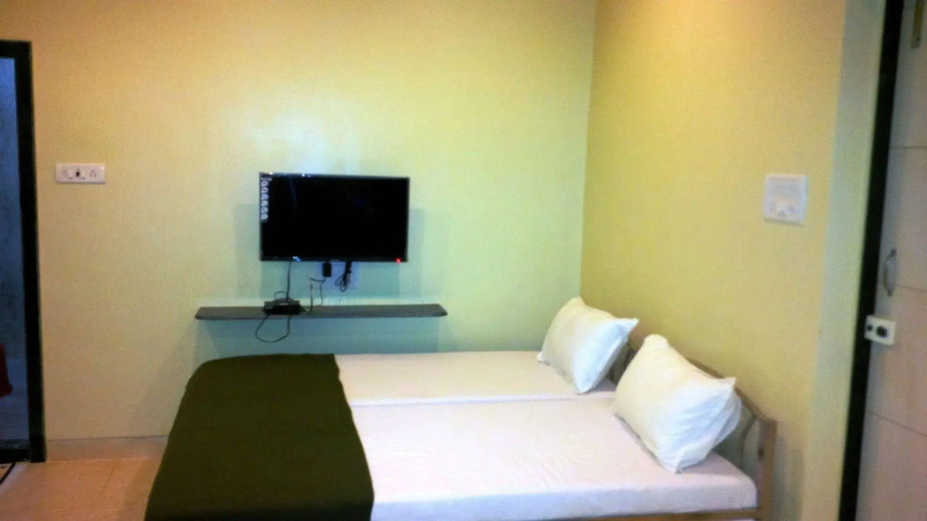 Hotel Blue Bird Colaba