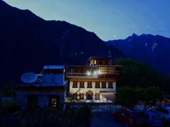 Danba County Gezuo Hotel