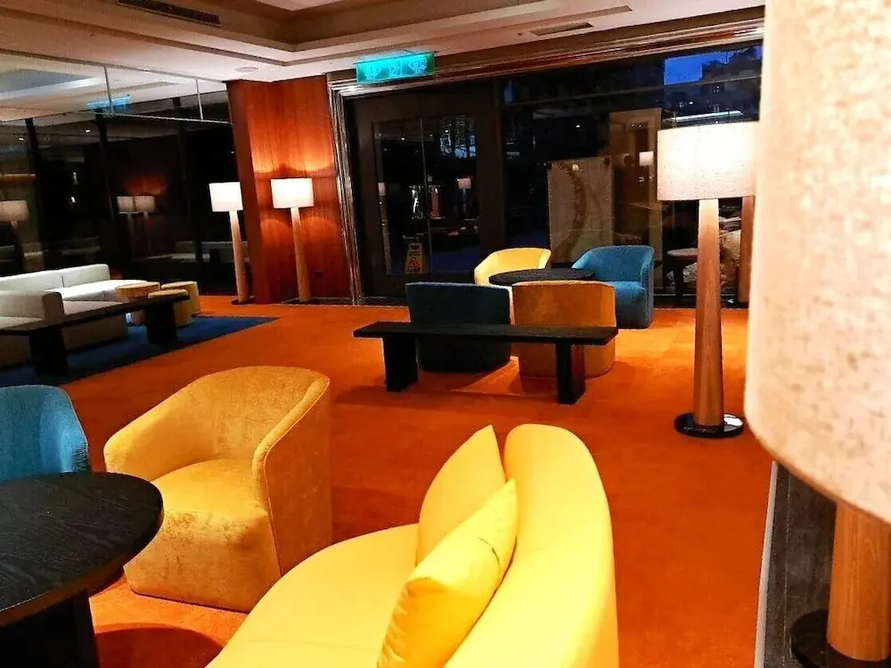 Via Hotel Breeze