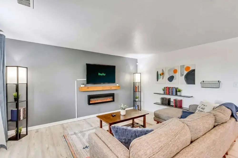 Comfortable 2BR Apt Near Capitol Hill & SLC