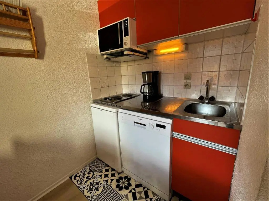 Appartement Les Menuires, 1 pièce, 4 personnes - FR-1-452-52
