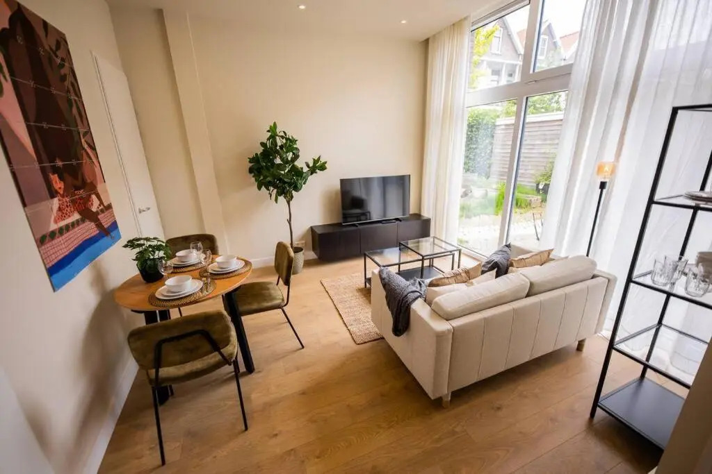 Boutique 2 Bedroom Serviced Apartment 54m2 -MST40B-