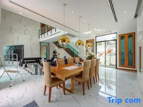 Luxury five-room pool villa