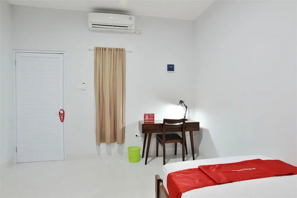 ZEN Rooms Bintaro Sector 3