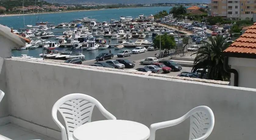 Apartments Madirazza