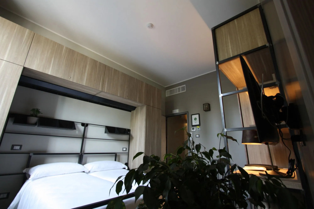 VERSOVERDE HOTEL Alzaia Naviglio Grande