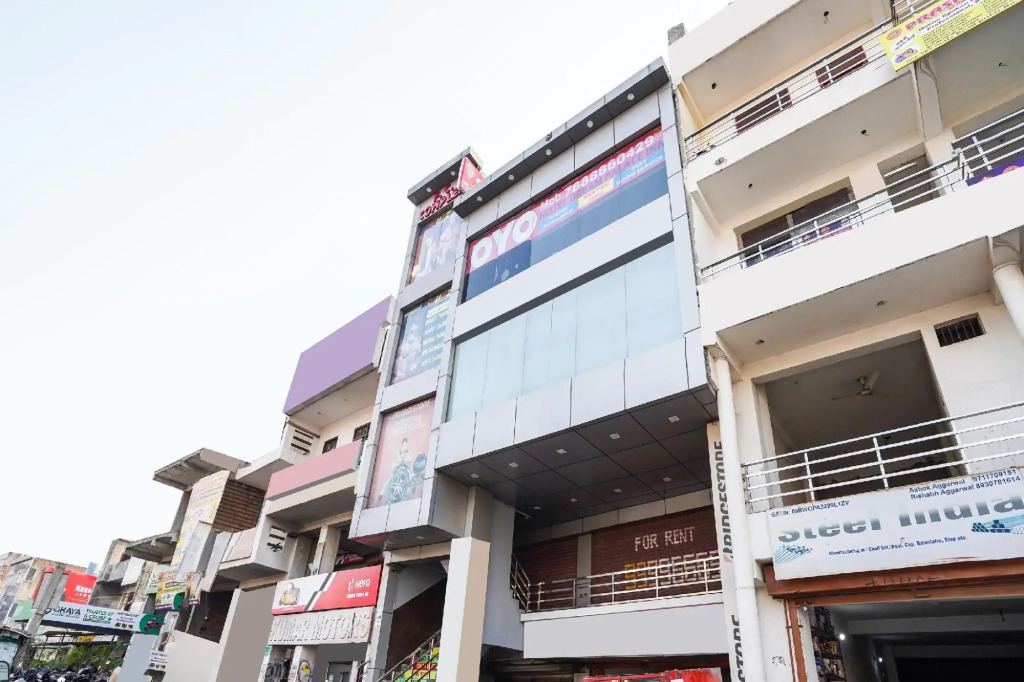 OYO Flagship 80502 Dream Palace Inn