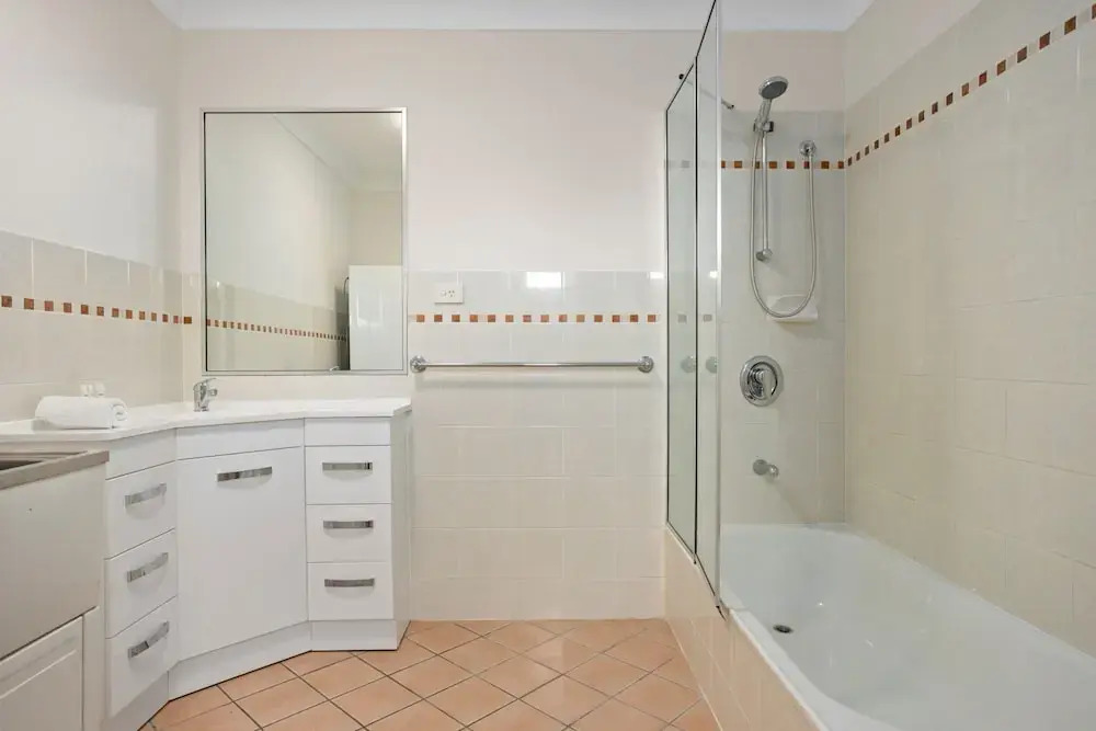 Comfy 2-bedroom Family Apartment With Free Parking