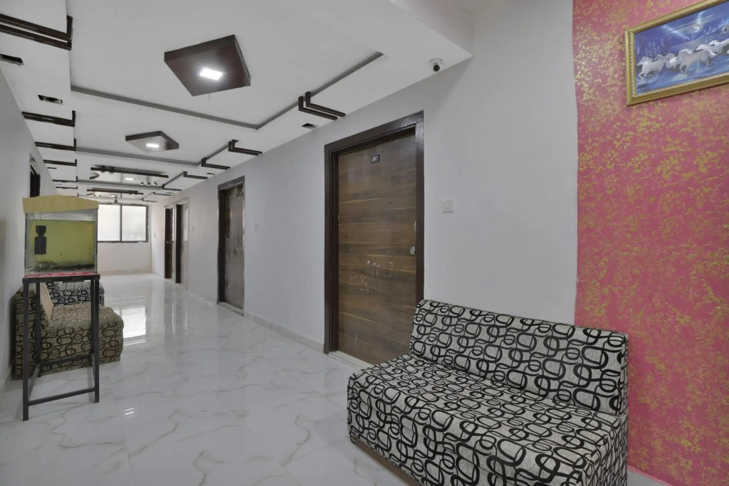 Flagship 83069 Hotel Rudra Palace