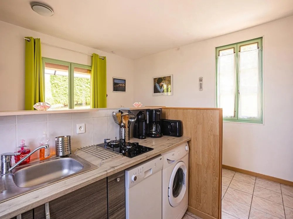 Tasteful Holiday Home in Marnac with Garden