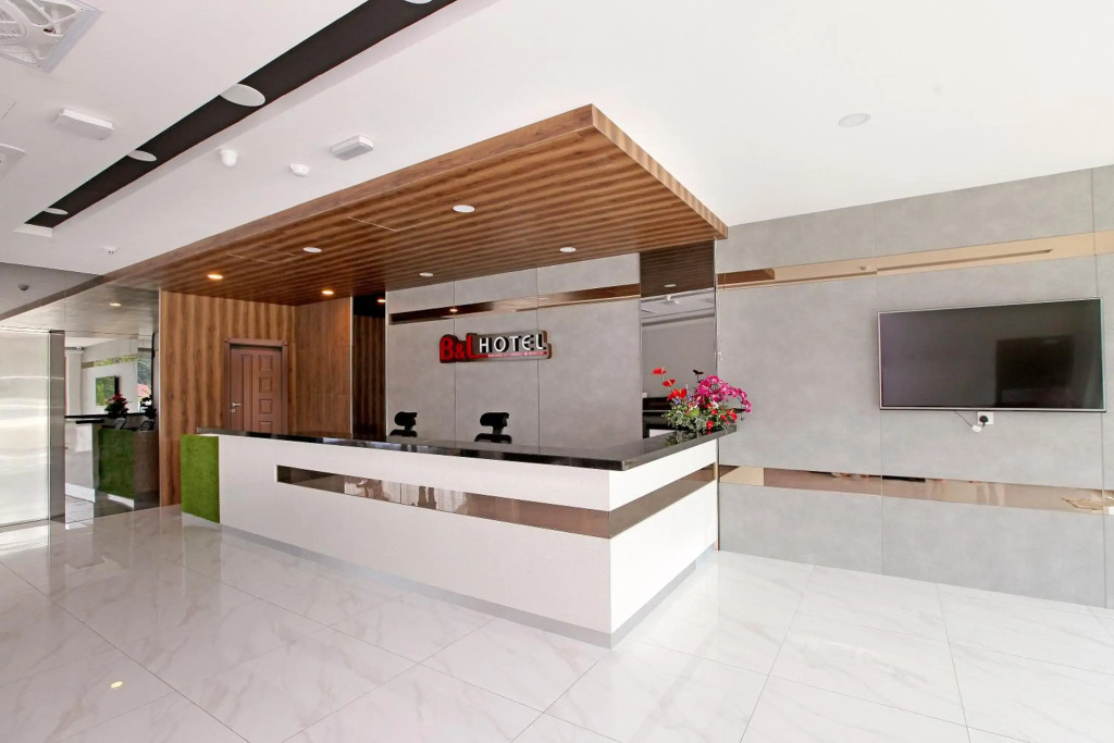 B&L HOTEl