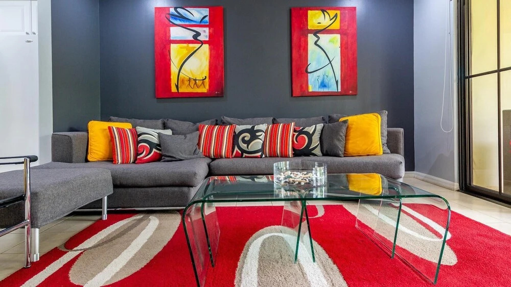 3rd-floor space with modern décor recently renovated viewing over pool in Coco