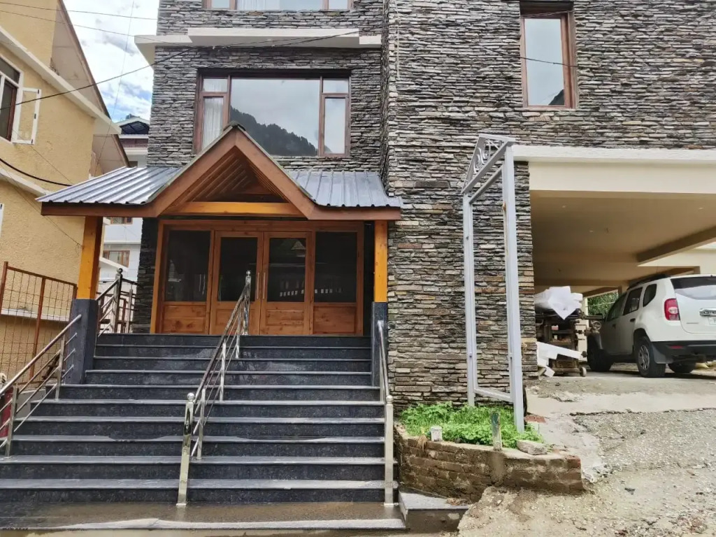 Sa-Ba Manali Inn, Mall Road