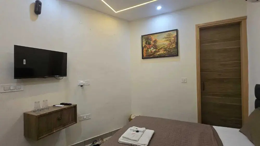 G8 Hotel