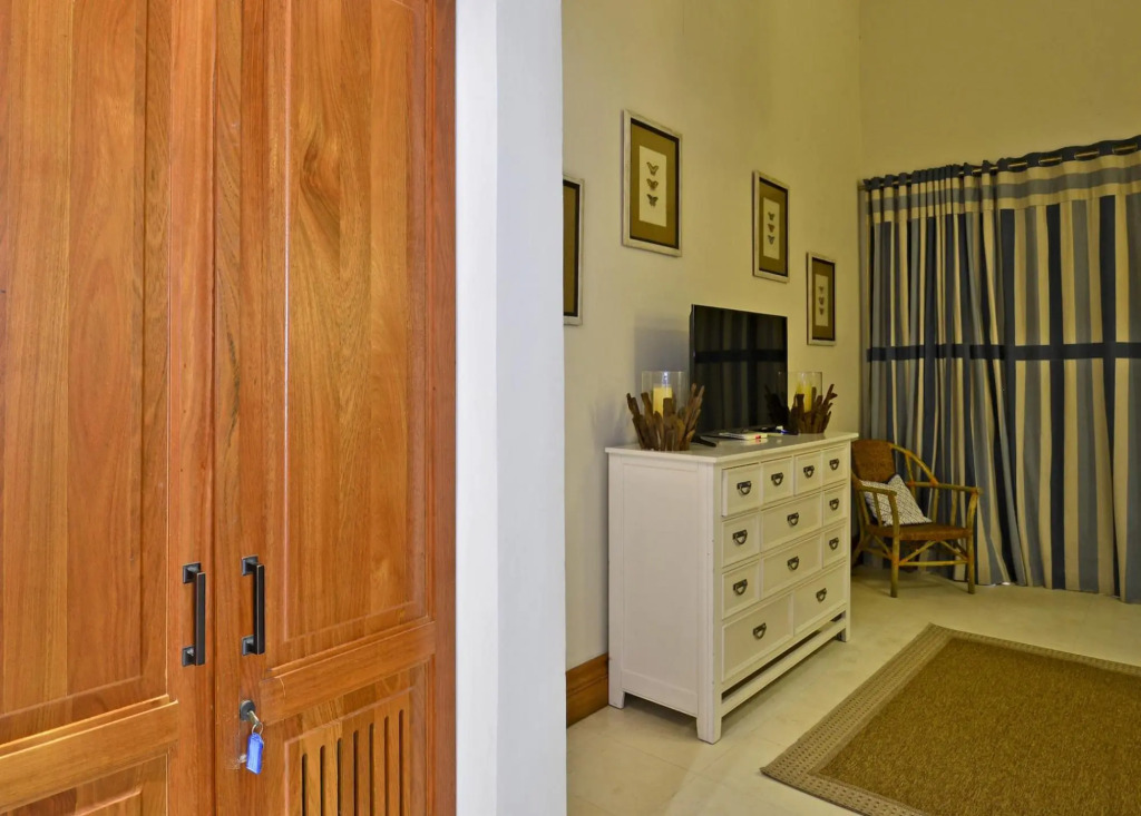 Ocean and Golf View 5-bedroom Villa With Unique Tropical Style