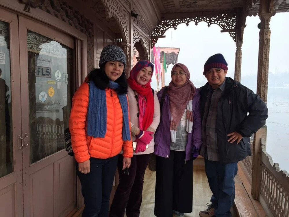 Houseboat New Golden Flower