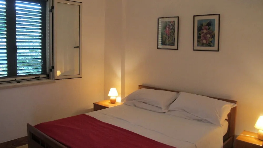 2 bed apartment with a spectacular panoramic sea, coastline and mountain views