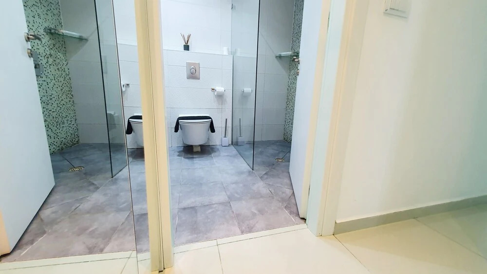 Design Apt Parking Included 2BDR TL16