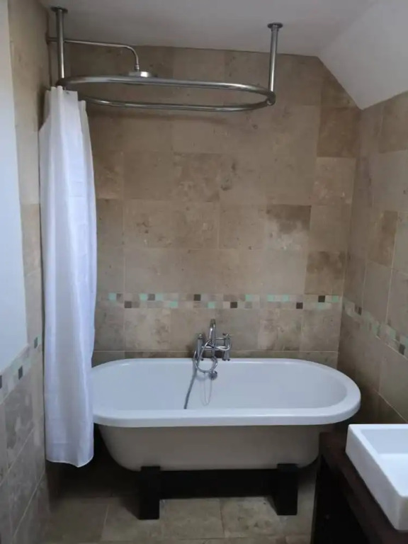 Spacious and Homely 3 Bedroom Clifton Flat