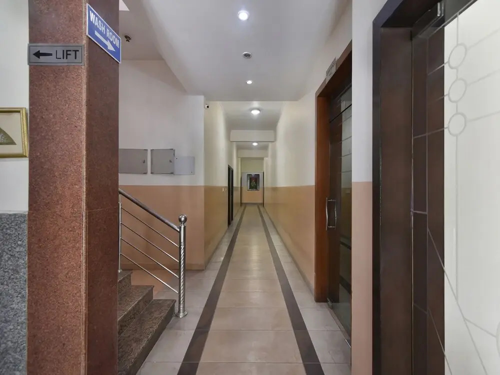 Capital O 38083 Grand Metro Hotel