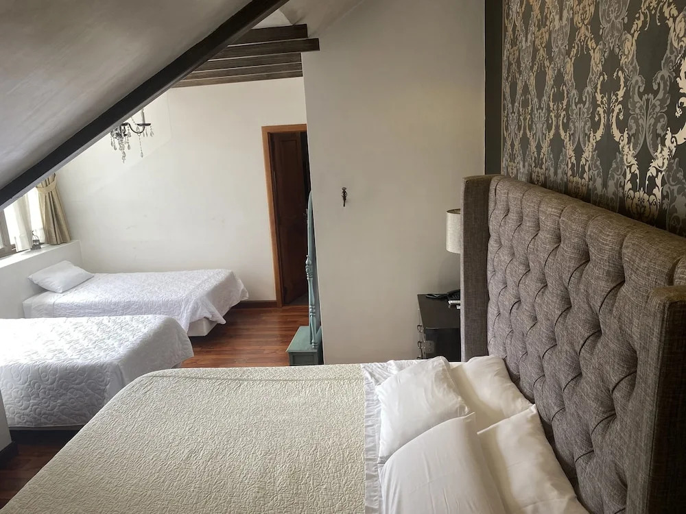 Hotel Azul de la Plaza by Chat Noir