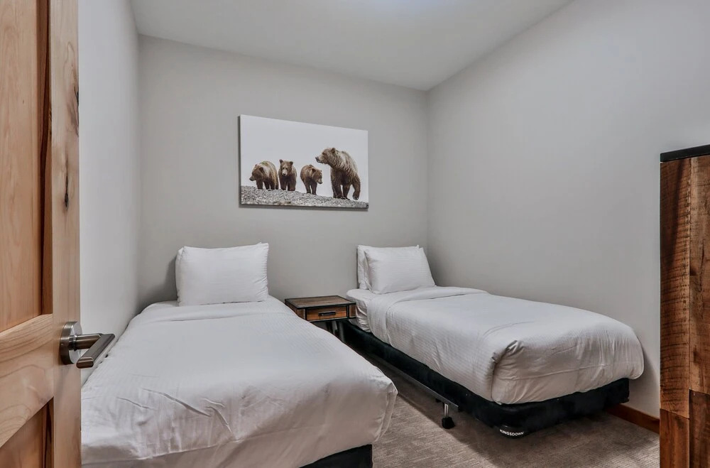 White Spruce Lodge by Spring Creek Vacations